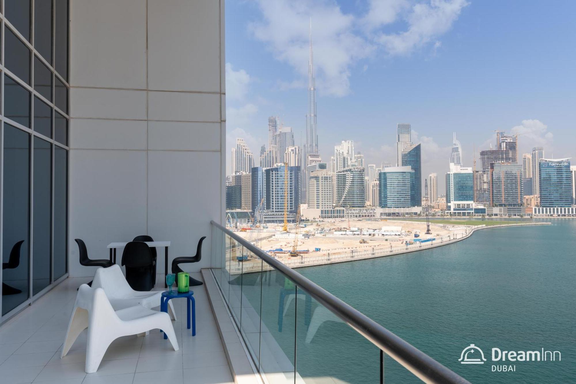 Dream Inn Apartments- West Wharf Tower Canal View Dubai Exterior photo